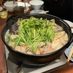 酒肴場 屯 - 芹を投入