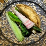 隼 - スペシャリテ〜強火、シンプルな野菜の塩炒