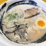 濃厚煮干とんこつラーメン 石田てっぺい - 