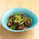 寿司ろばた 八條 - 温かい椎茸のグリーンサラダ