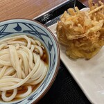 丸亀製麺 - ぶっかけ（並、冷） 野菜かき揚げ