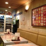 味のレストラン えびすや - 店内　ソファー席あり。