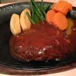 味のレストラン えびすや - ハンバーグ　オニオンソースかけ