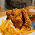 MEATkitchen MEとYOU ビストロ酒場 - ランチチキン 唐揚げです 冷めてます