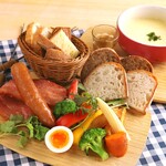 Hokkaido bacon and coarsely ground jumbo frank honey cheese fondue set