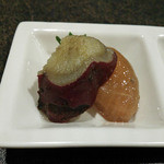 和DININGしゅん - お通しのさつま芋と大根の煮物
