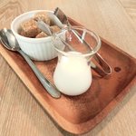 レストラン アニス - メニュー 3800円 の角砂糖とミルク