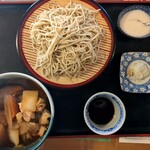 蕎麦五楽亭 - 料理写真:つけ地鶏けんちん蕎麦大盛＠1600円