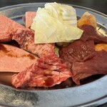 飽きんとこ - 料理写真:焼肉ランチ カルビ・ホルモン定食