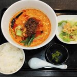 中国四川麺飯店 一燈 - 四川担々麺定食