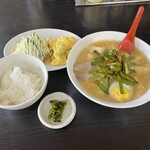 長浜ラーメンとん吉 - ラーメン定食♪