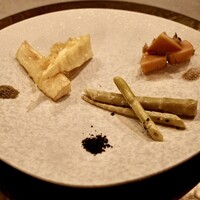 割烹こめを - 先付け: 四方竹 マコモダケ 鮑