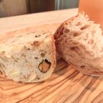 レストラン アニス - メニュー 3800円 のタピオカと胡椒のパン