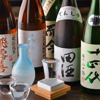 A must-see for alcohol lovers! Enjoy a selection of popular brands of local sake and shochu to your heart's content◎