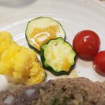 キッチン ブルー グローブ - 備え付け野菜のアップ