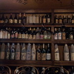 日南 - 2階の酒棚