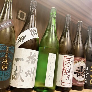 "Banshu Ikken" and other local sake selected by the owner are available on a monthly basis.