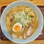 まいにちラーメン - 醤油とんこつ(580円、真上から)