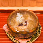 日本料理 かしづき - 焼いた白子、気仙沼のフカヒレ、椎茸の土鍋
