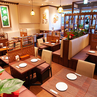 The atmosphere changes day and night! Ethnic Cuisine space surrounded by Thai ornaments