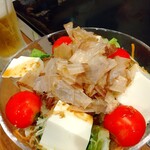 Okonomiyaki Teppanyaki Sharaku - ヘルシー豆腐サラダ
