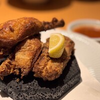 鶏料理 清水 - 骨付き鶏ジューシー揚げ