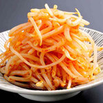 Addictive spicy bean sprouts