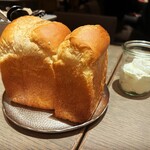 RACINES Boulangerie & Bistro - 