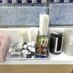 国内線搭乗待合室売店 - コーヒー用ミルク等