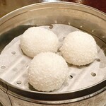 豫園 - カスタードココナッツ団子