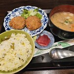 伊賀屋 - メンチカツ＋豚汁定食（\1,100）