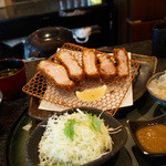 とんかつ マンジェ - 「上ロースのLサイズ」＋「定食セット」