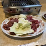 焼肉 えぐち - 牛サガリ（左）と牛ロース（右）