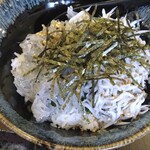 Kamakura Kaisenya - 2色丼