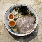 新潟老麺 あばり - 燕三条燻玉のせ（990円）