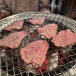 炭火焼肉 舞牛 - 