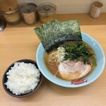 横浜ラーメン 町田家 - 