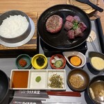 Kamadaki Gohan To Hamba-Gu Taichi Shokudou - ハーフ&ハーフ定食
