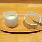 洋食 おがた - 牛乳と砂糖