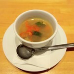 洋食 おがた - スープ