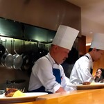 洋食 おがた - 調理風景