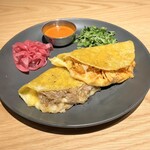 KITADE TACOS - 熱々チーズとろけるケサデイーヤ！チキン派？マッシュルーム派？フリーホレス派？