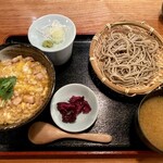 SUMIYAKI GONPACHI - こだわり卵の親子丼定食