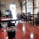 とんかつ六角箸 - 内観。アイスコーヒーうまし。