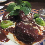 ジュイップ - 5皿目：牛ほほ肉の赤ワイン煮込み