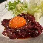 和牛焼肉と新鮮ホルモン MIYAKO - 桜ユッケ