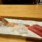 Sushi Dokoro Tatsutoshi - 刺身はエビ、水タコ、マグロ