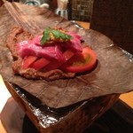 ★8　霜降り氷見牛とトマトと生うにの朴葉焼