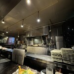 巓升郭 - カウンター席