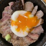 あか牛丼いわさき - 